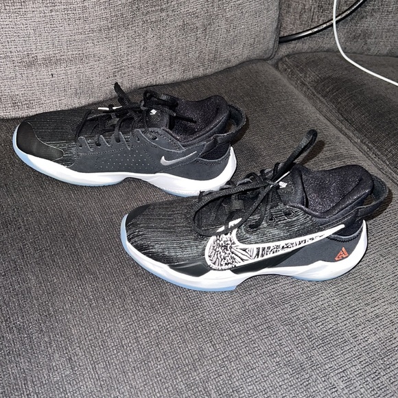 Giannis Nike shoes - Picture 2 of 7